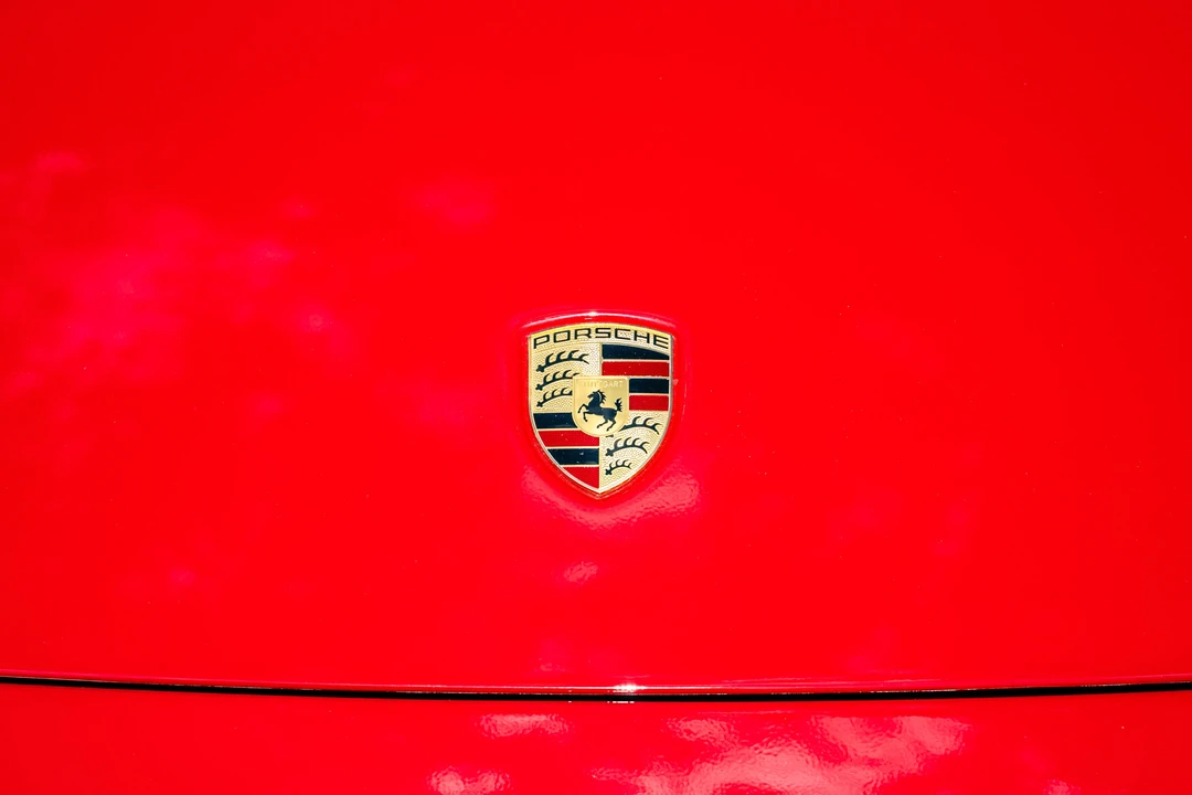 2020 Porsche 992 Carrera 4S - Image 11 of 31