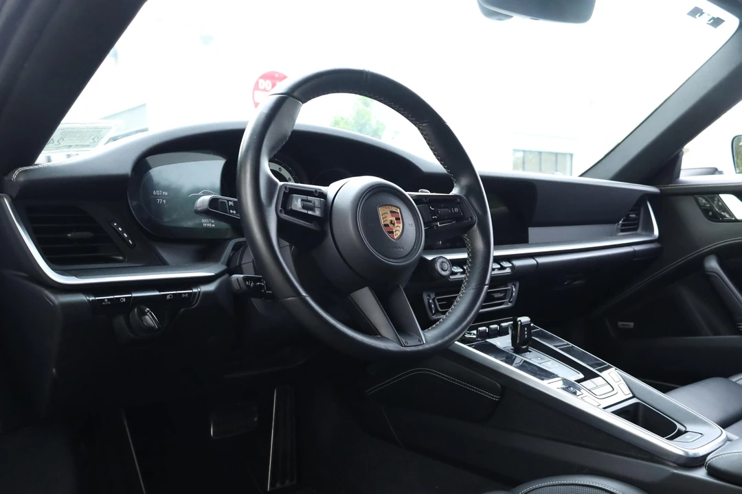2020 Porsche 992 Carrera 4S - Image 25 of 31