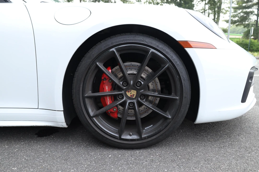 2020 Porsche 992 Carrera 4S - Image 24 of 31