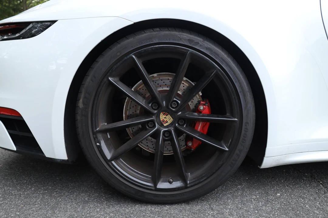 2020 Porsche 992 Carrera 4S - Image 23 of 31