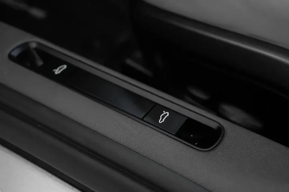 2020 Porsche 992 Carrera 4S - Image 17 of 20
