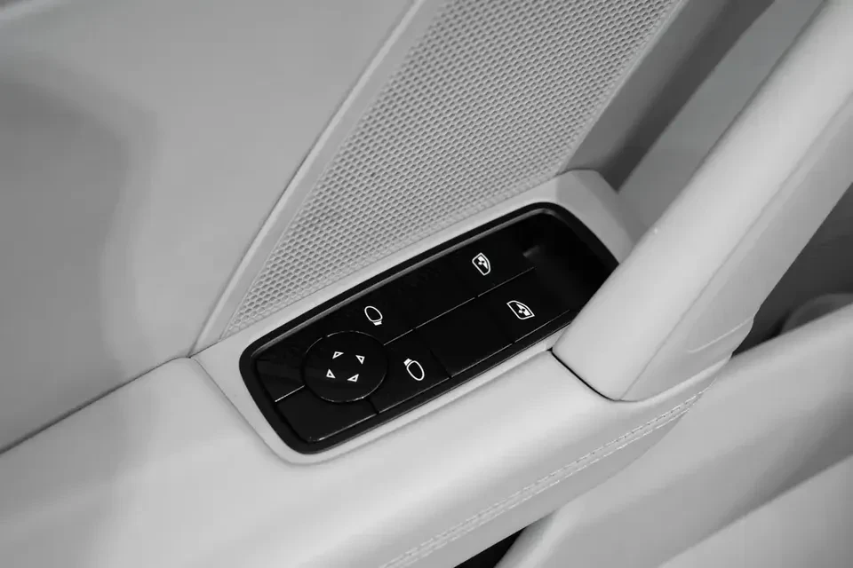 2020 Porsche 992 Carrera 4S - Image 19 of 20