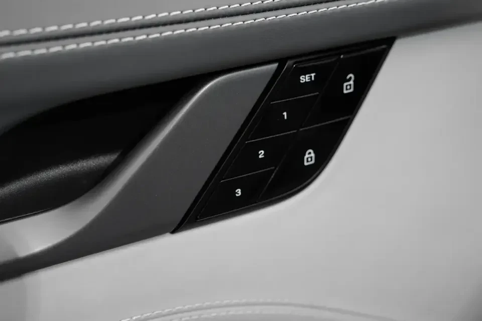 2020 Porsche 992 Carrera 4S - Image 18 of 20