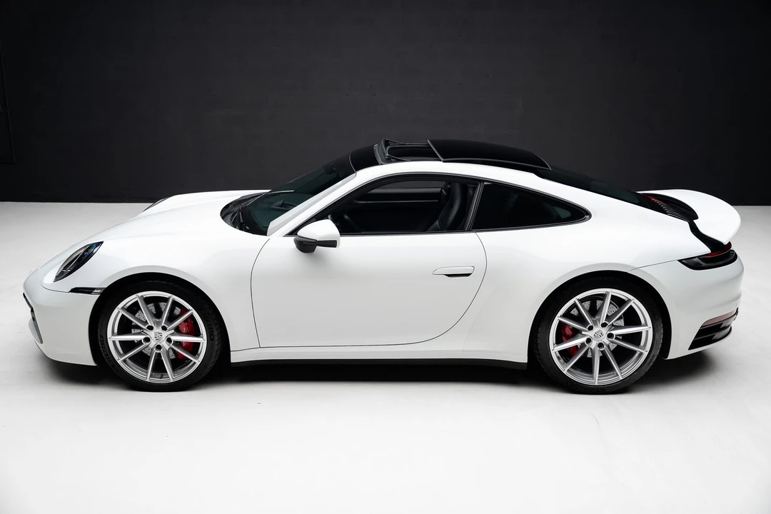 2020 Porsche 992 Carrera 4S - Image 16 of 21