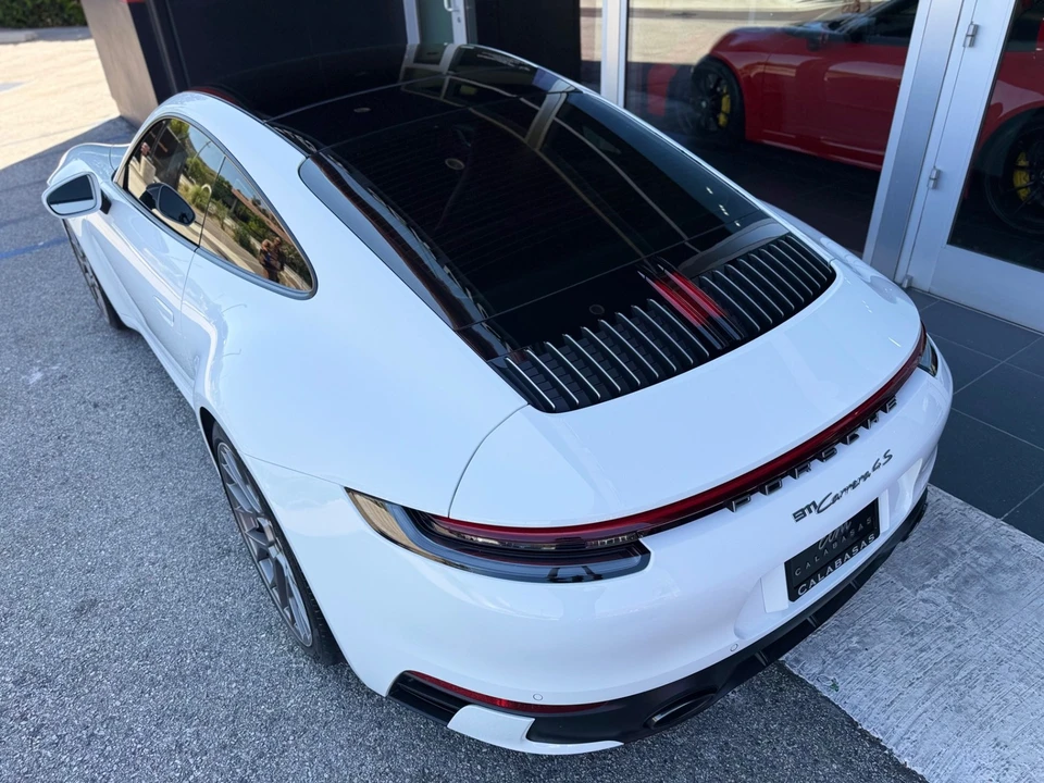 2020 Porsche 992 Carrera 4S - Image 16 of 31