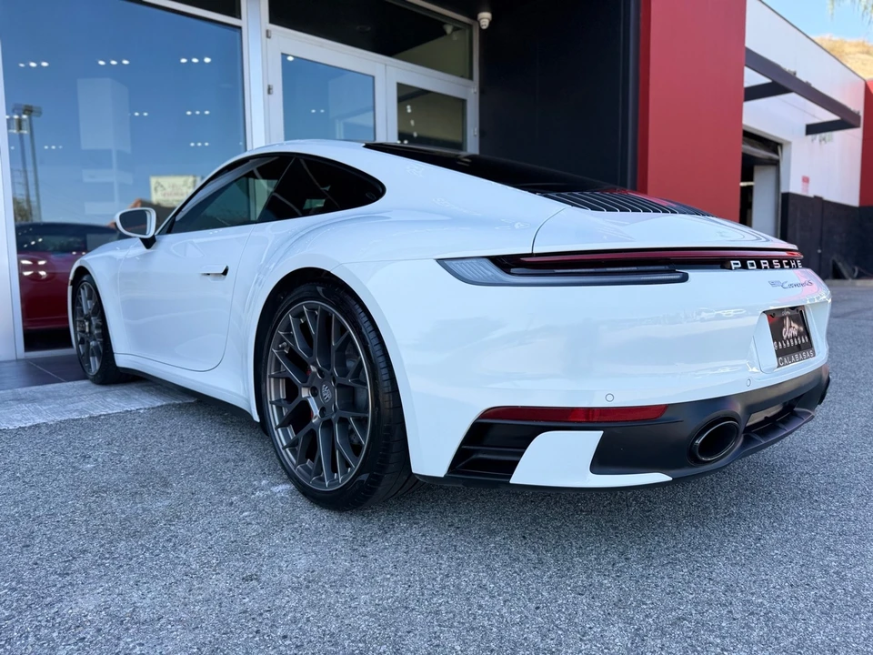 2020 Porsche 992 Carrera 4S - Image 19 of 31