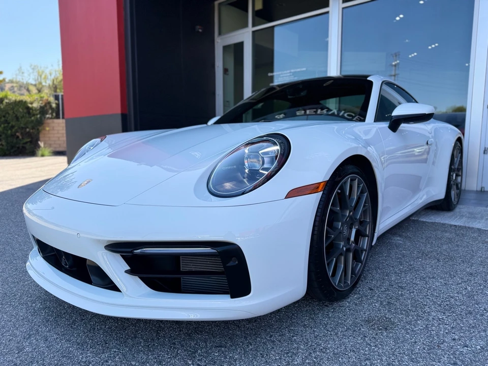 2020 Porsche 992 Carrera 4S - Image 8 of 31