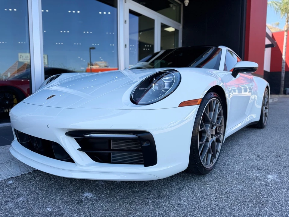 2020 Porsche 992 Carrera 4S - Image 13 of 31