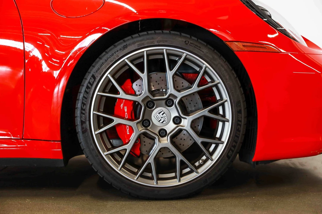 2020 Porsche 992 Carrera 4S - Image 15 of 31