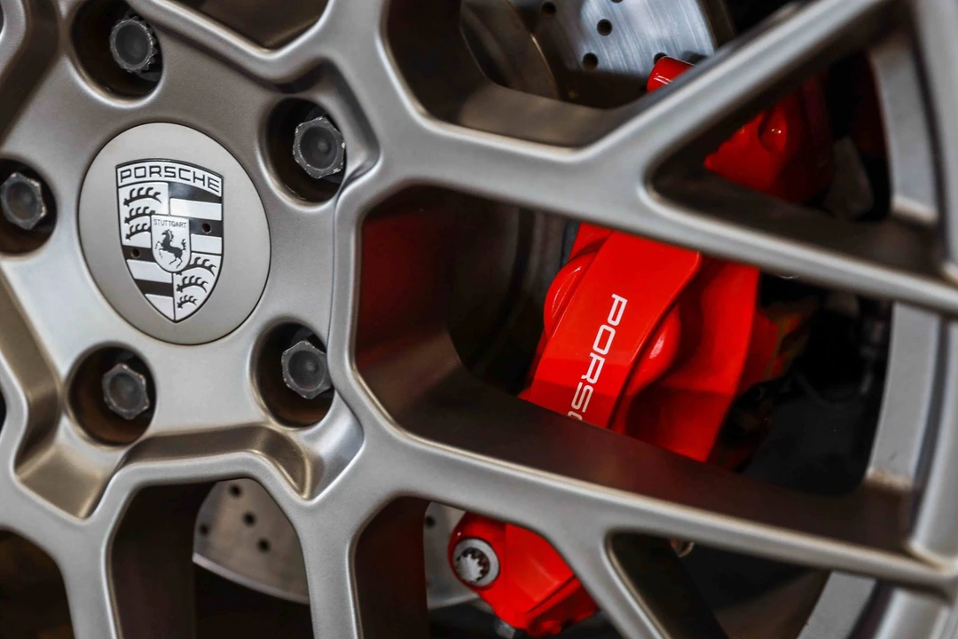 2020 Porsche 992 Carrera 4S - Image 18 of 31