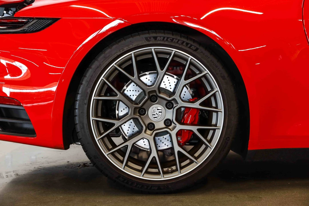 2020 Porsche 992 Carrera 4S - Image 13 of 31