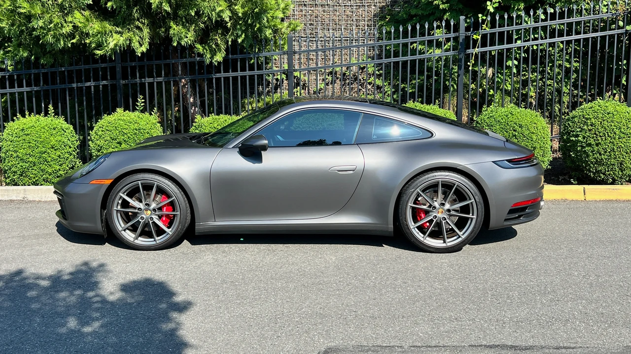 2020 Porsche 992 Carrera 4S - Image 5 of 31