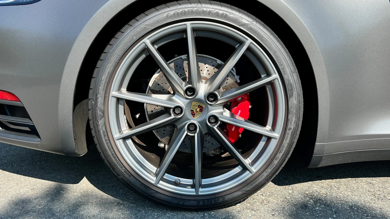 2020 Porsche 992 Carrera 4S - Image 27 of 31