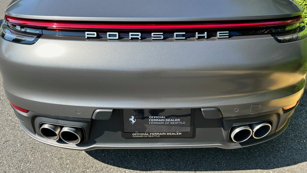 2020 Porsche 992 Carrera 4S - Image 16 of 31
