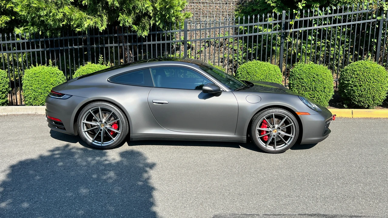 2020 Porsche 992 Carrera 4S - Image 9 of 31