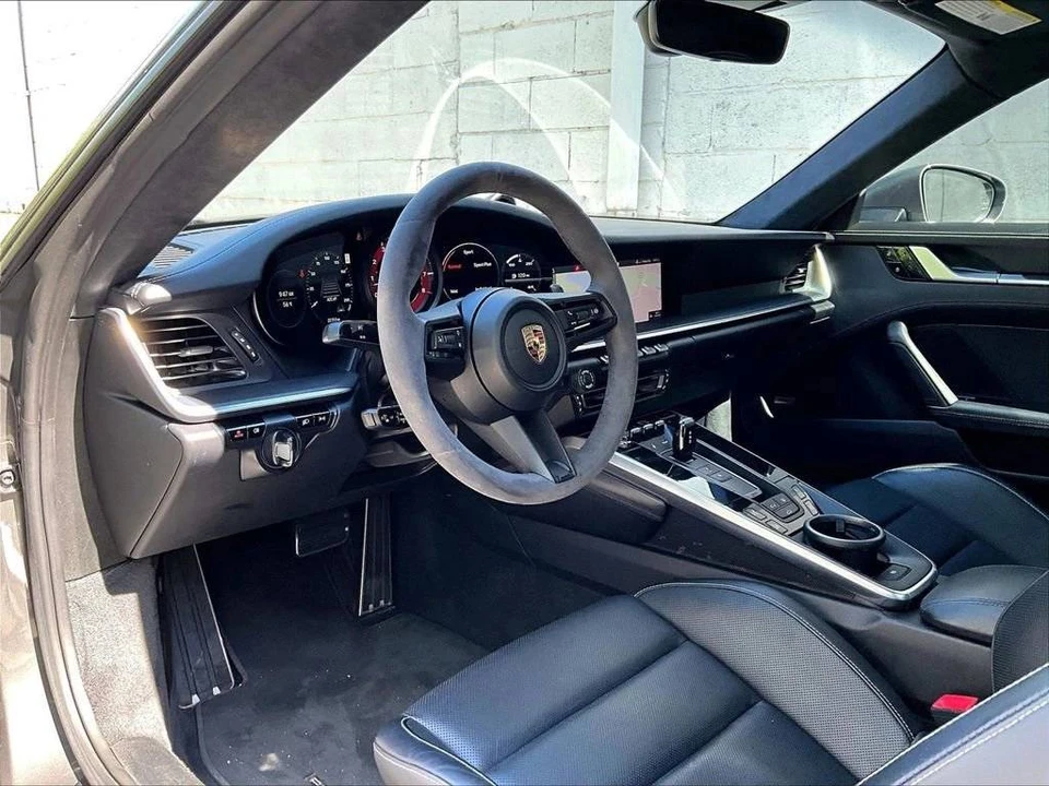 2020 Porsche 992 Carrera 4S - Image 4 of 5