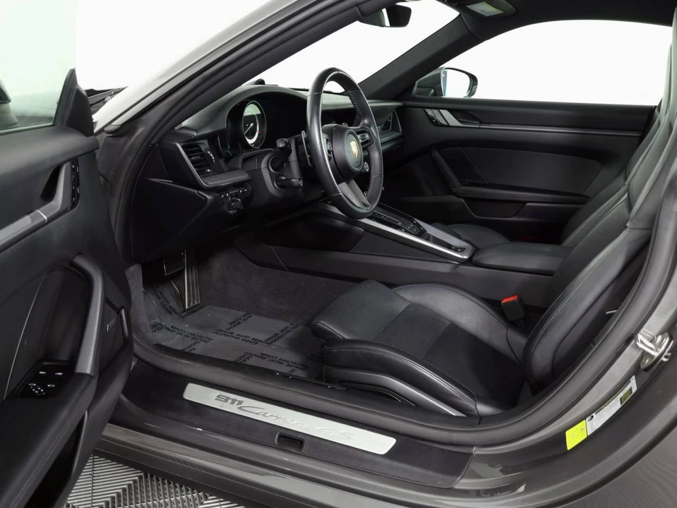 2020 Porsche 992 Carrera 4S - Image 5 of 5