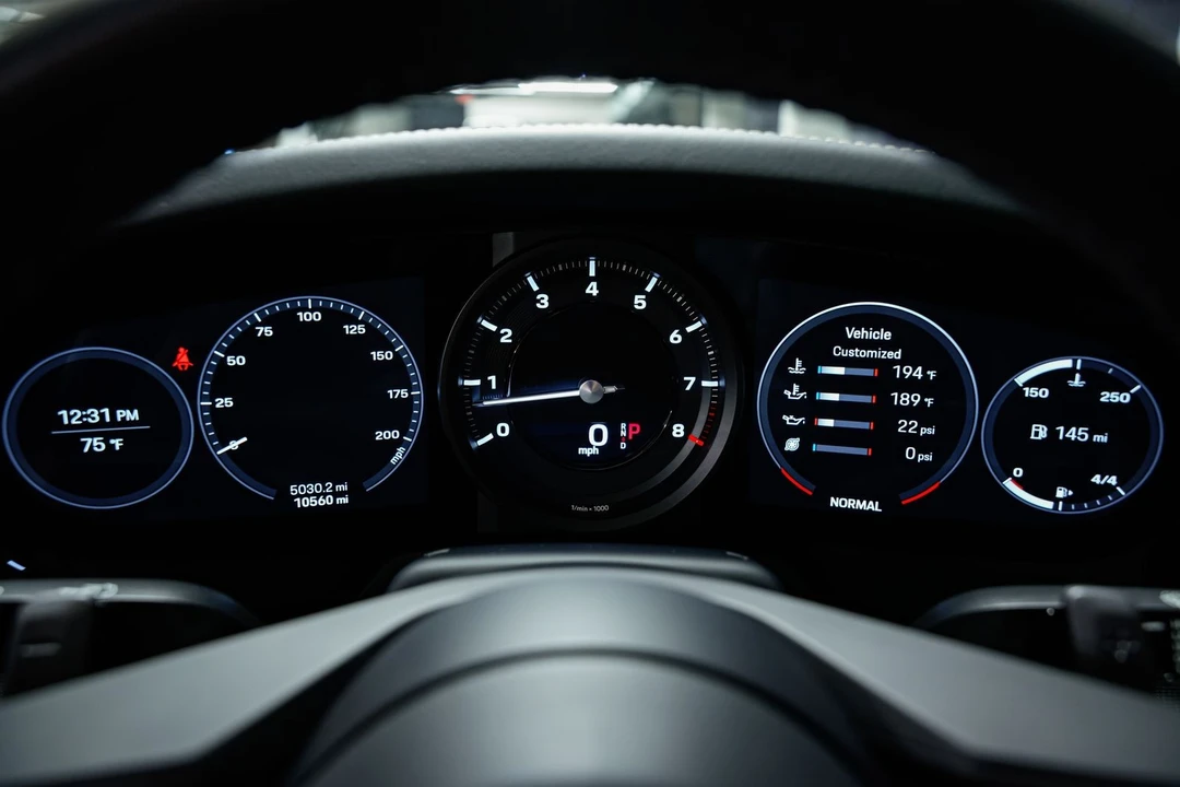 2020 Porsche 992 Carrera 4S - Image 12 of 31