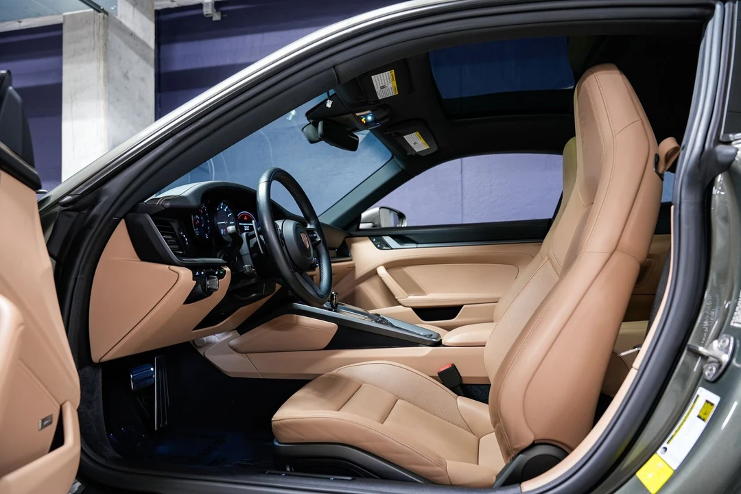 2020 Porsche 992 Carrera 4S - Image 23 of 31