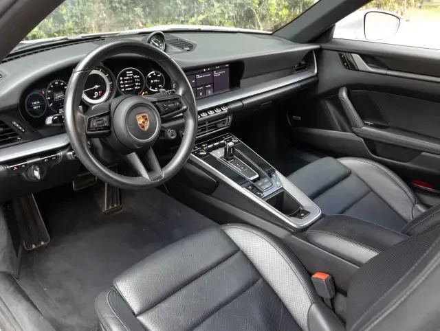 2020 Porsche 992 Carrera - Image 4 of 8