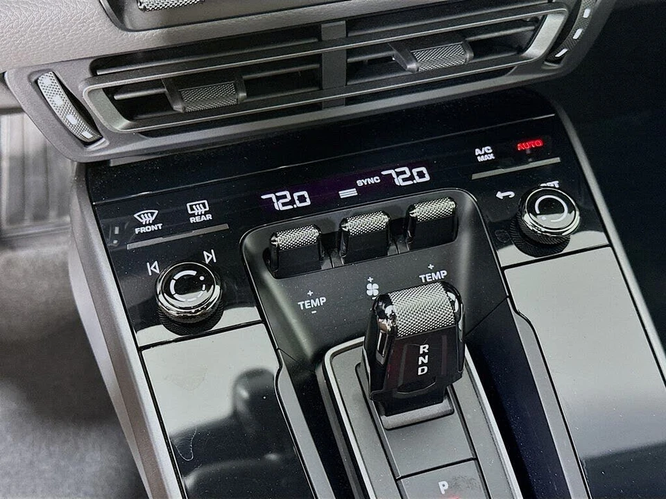 2020 Porsche 992 Carrera - Image 17 of 31