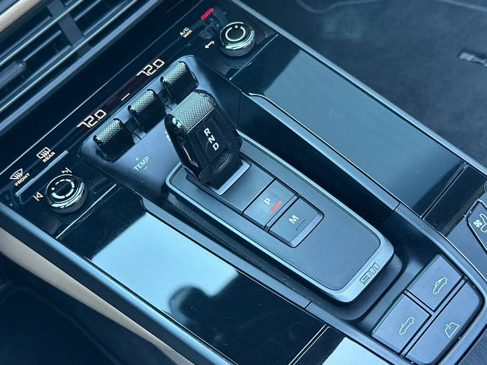 2020 Porsche 992 Carrera - Image 28 of 31
