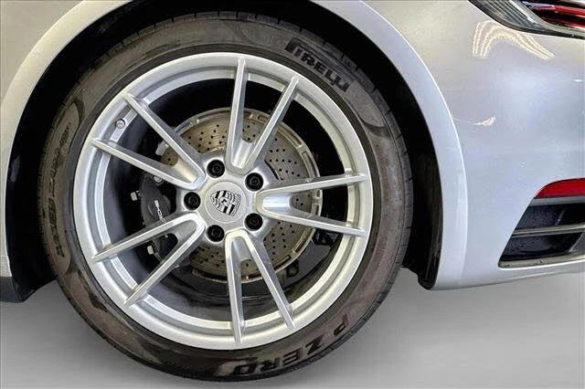 2020 Porsche 992 Carrera - Image 17 of 28