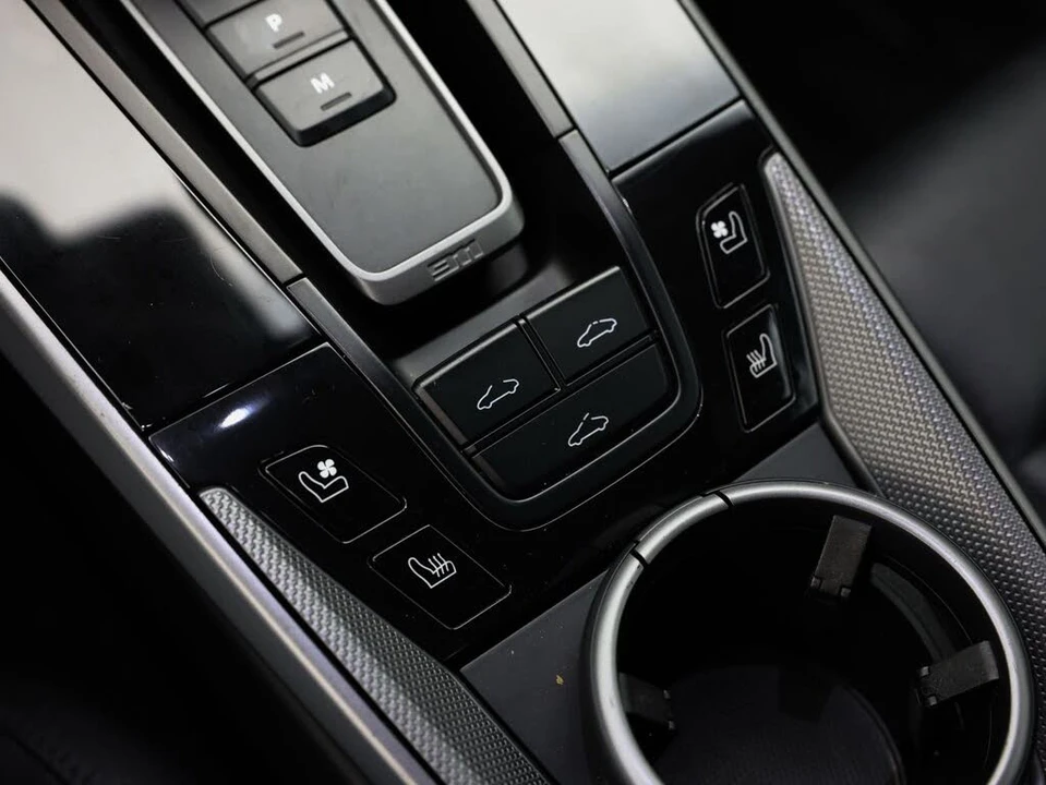 2020 Porsche 992 Carrera - Image 27 of 31