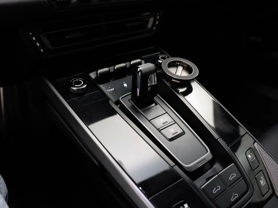 2020 Porsche 992 Carrera - Image 28 of 31