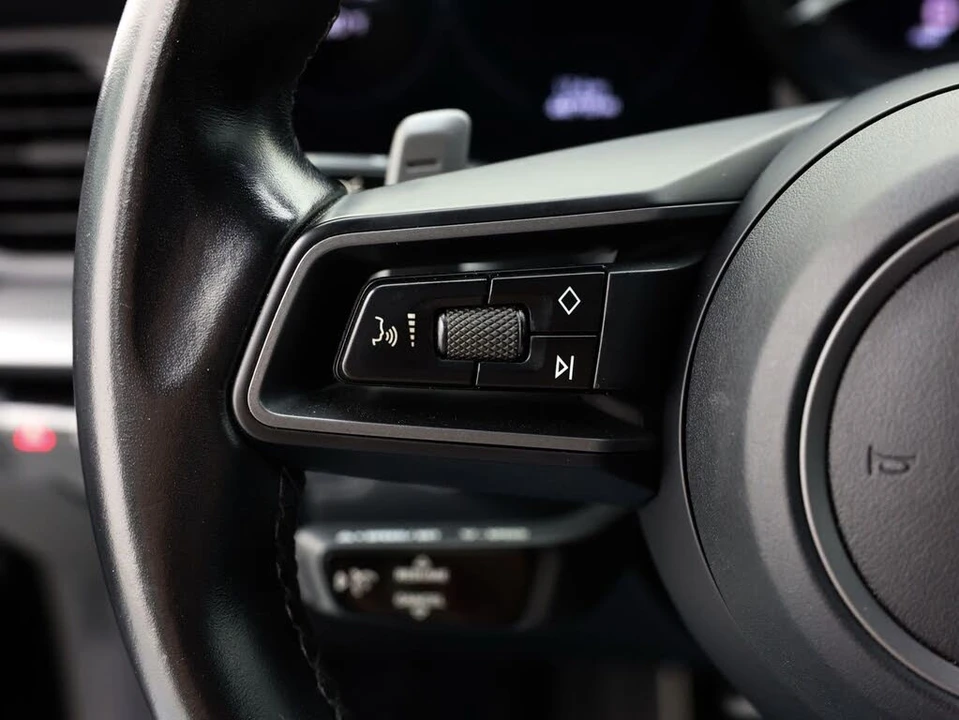 2020 Porsche 992 Carrera - Image 25 of 31