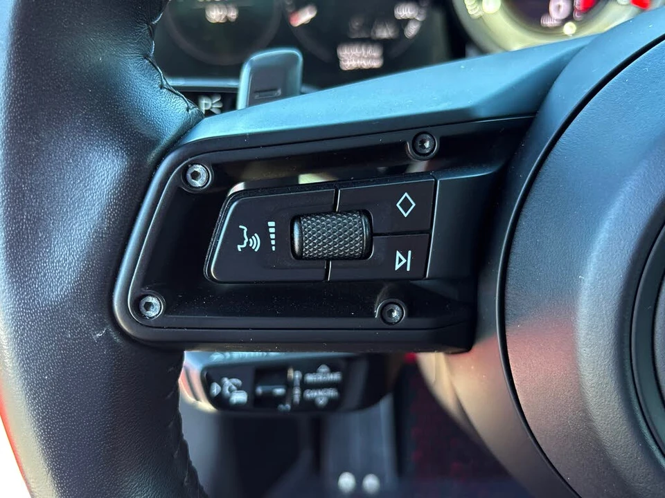 2020 Porsche 992 Carrera - Image 24 of 31
