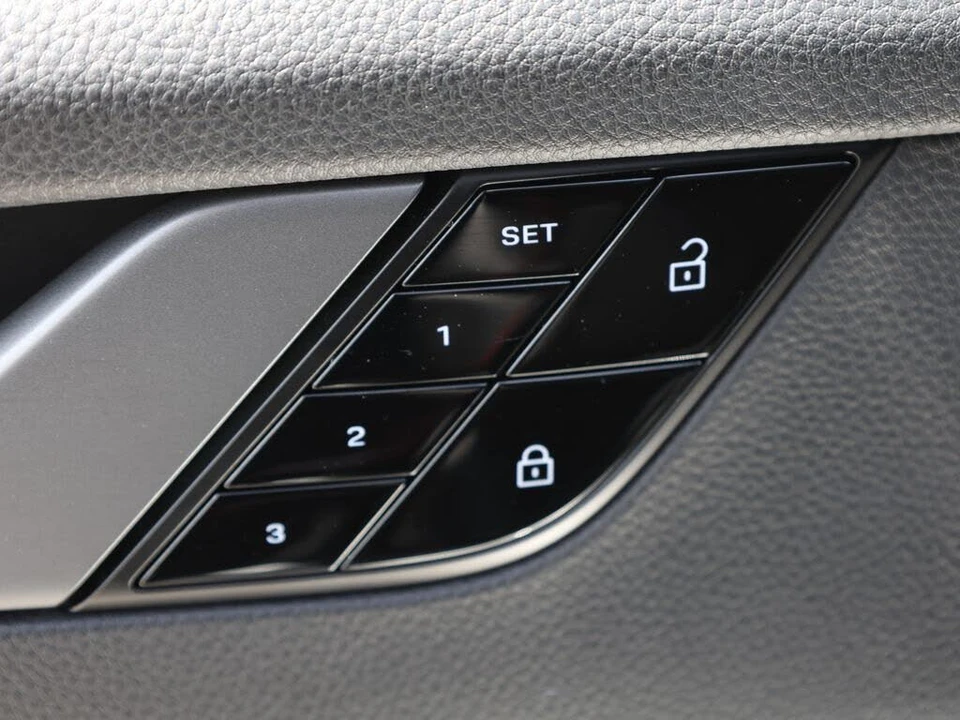 2020 Porsche 992 Carrera - Image 12 of 31