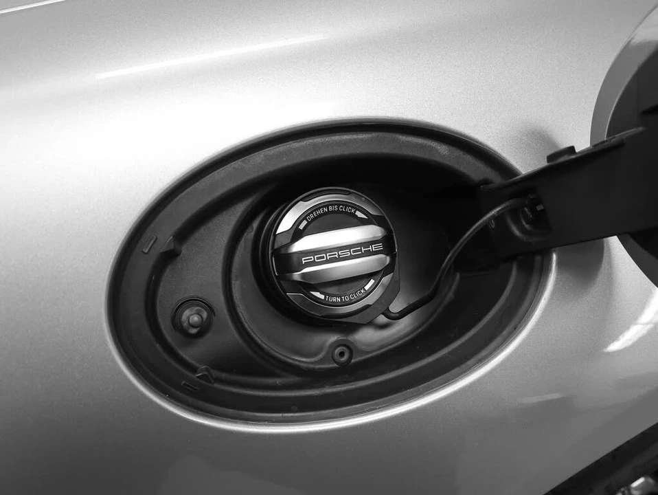 2020 Porsche 992 Carrera - Image 13 of 31