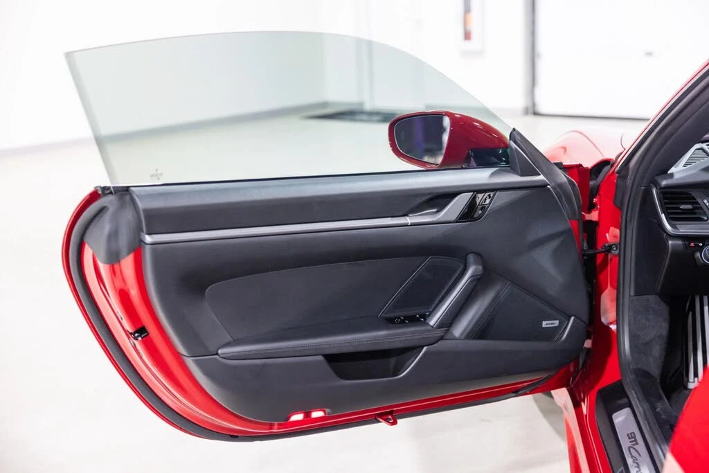 2020 Porsche 992 Carrera - Image 28 of 31