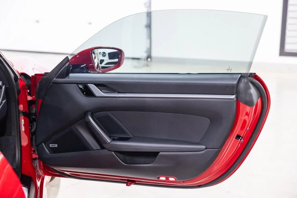 2020 Porsche 992 Carrera - Image 27 of 31