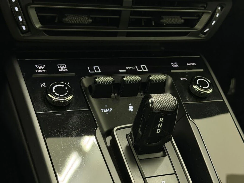 2020 Porsche 992 Carrera - Image 16 of 31