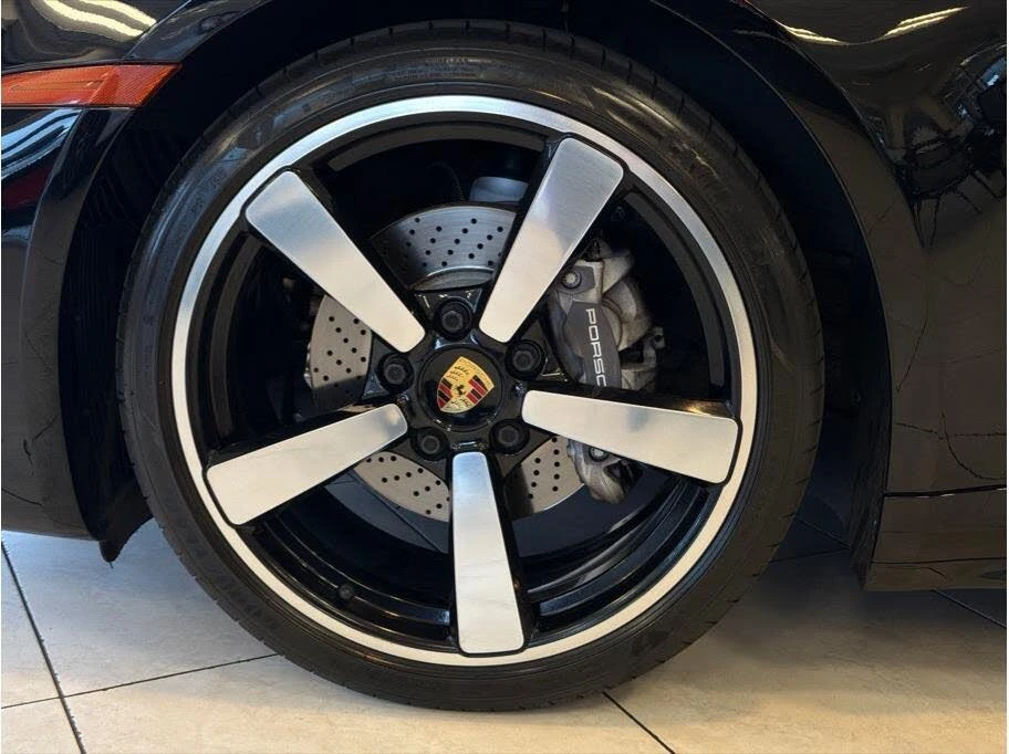 2020 Porsche 992 Carrera - Image 9 of 31