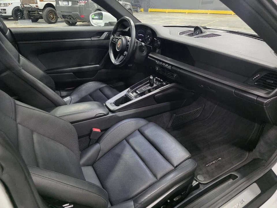 2020 Porsche 992 Carrera - Image 18 of 31