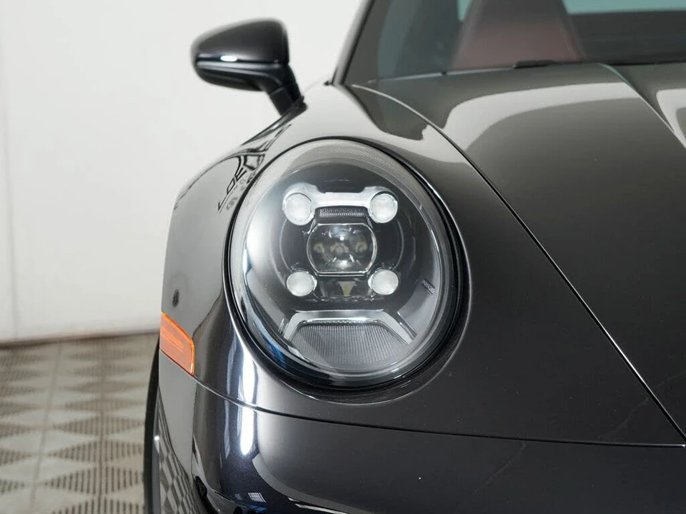 2020 Porsche 992 Carrera - Image 11 of 31