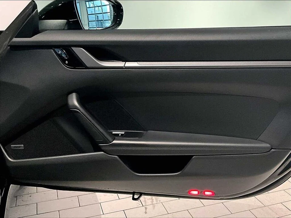 2020 Porsche 992 Carrera - Image 25 of 31
