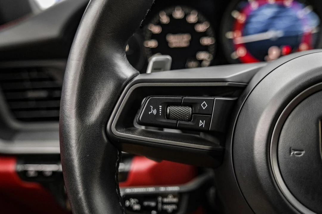 2020 Porsche 992 Carrera - Image 15 of 31