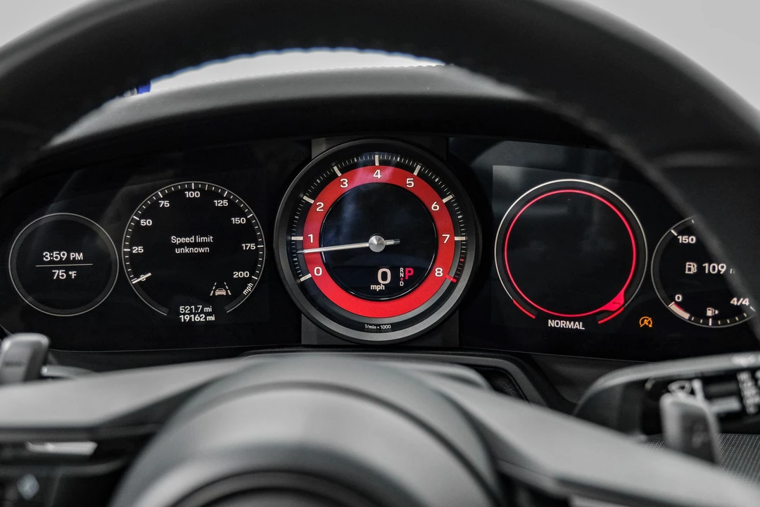 2020 Porsche 992 Carrera - Image 17 of 31