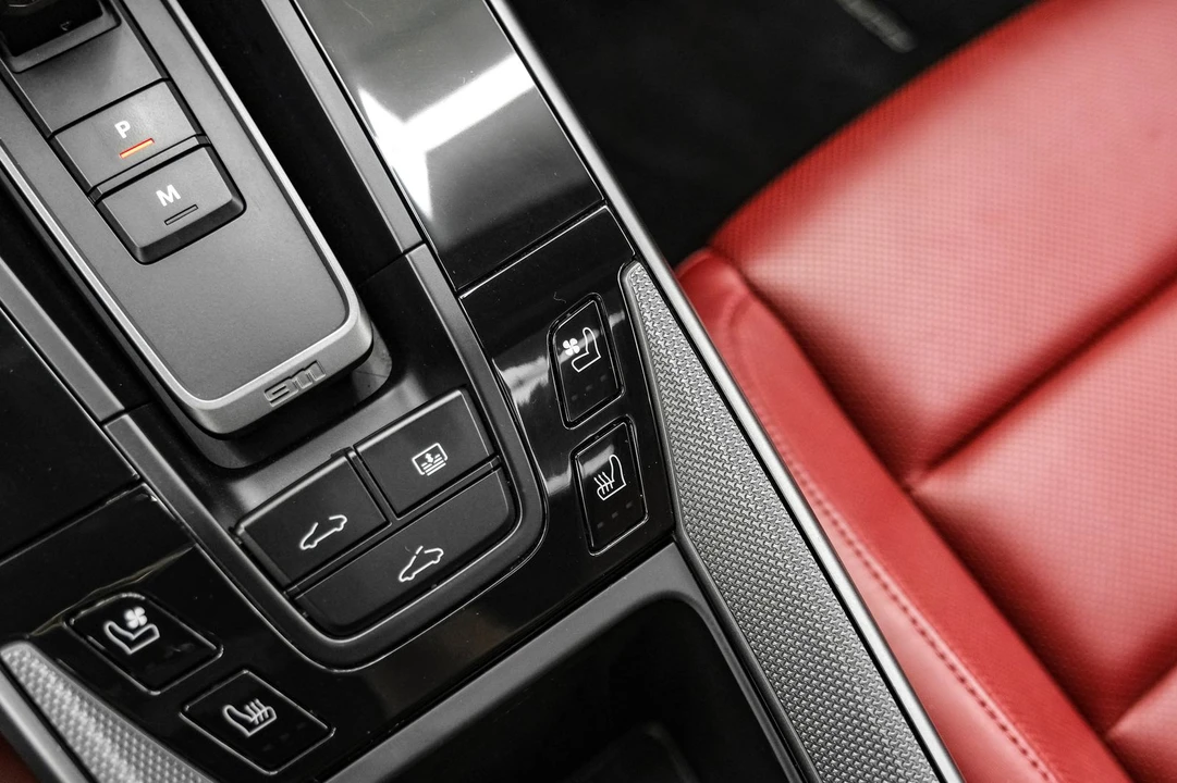 2020 Porsche 992 Carrera - Image 27 of 31