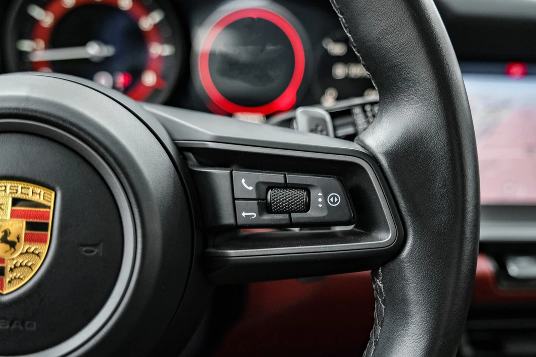 2020 Porsche 992 Carrera - Image 16 of 31