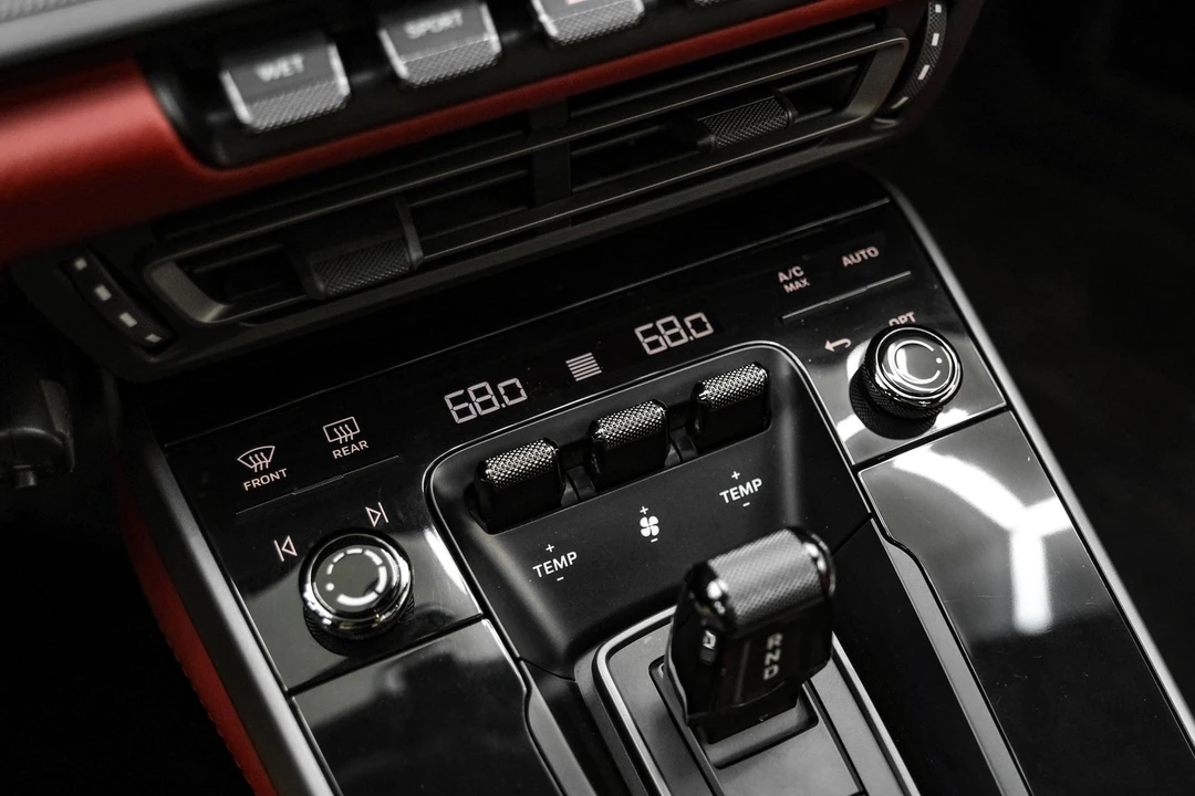 2020 Porsche 992 Carrera - Image 24 of 31