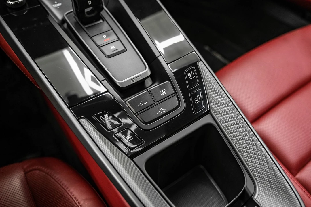 2020 Porsche 992 Carrera - Image 25 of 31