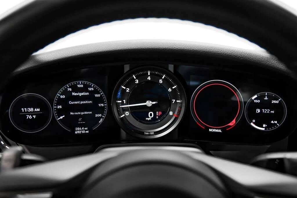 2020 Porsche 992 Carrera - Image 16 of 31