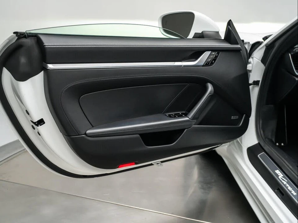 2020 Porsche 992 Carrera - Image 24 of 31
