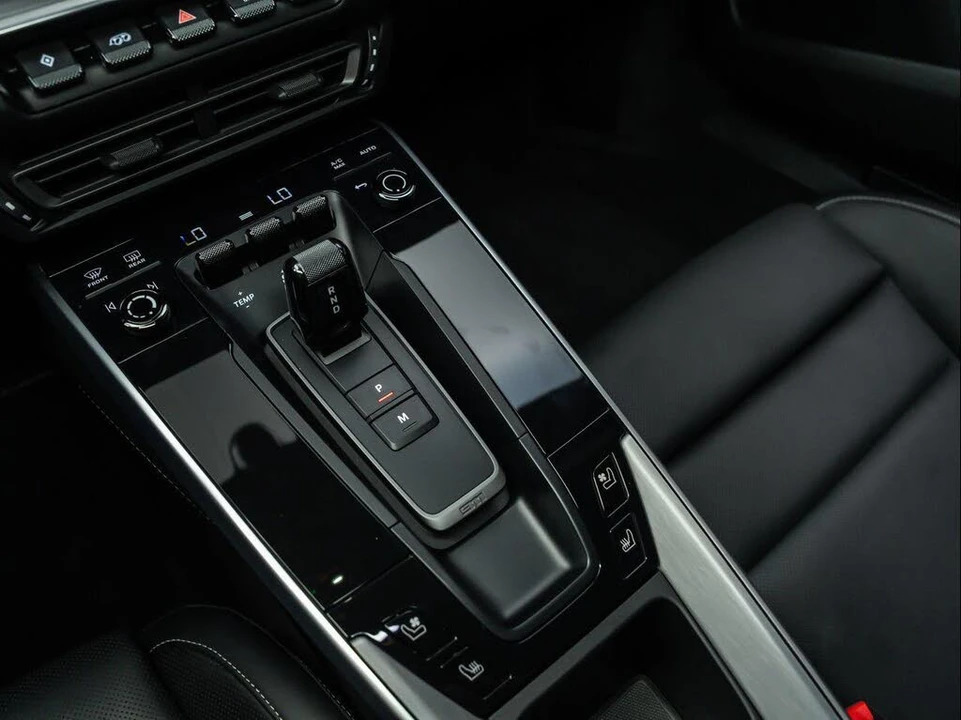 2020 Porsche 992 Carrera - Image 27 of 31