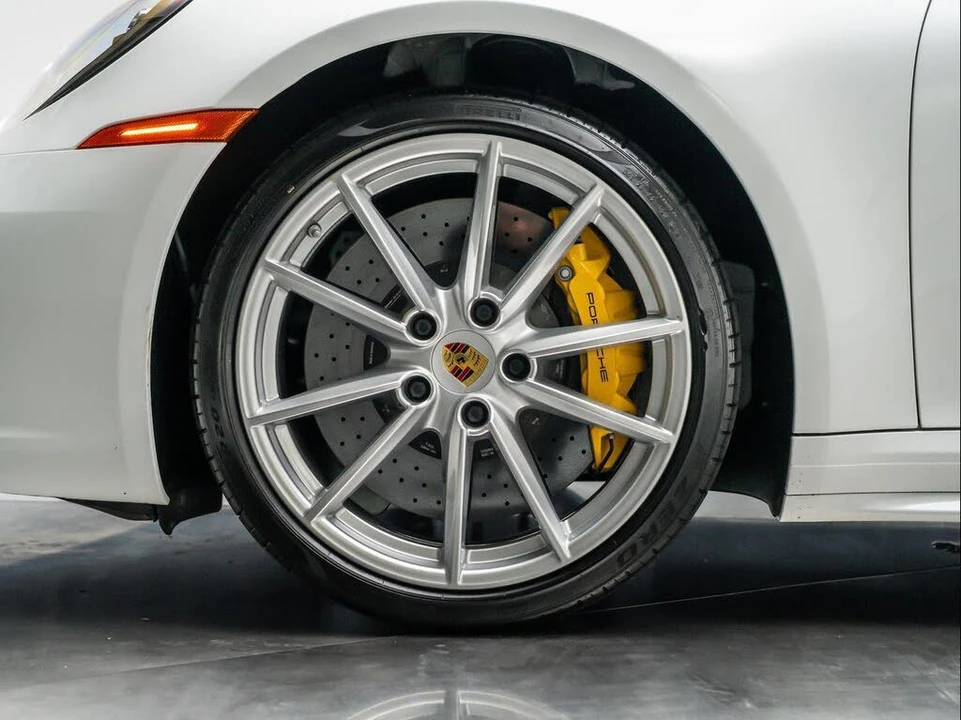 2020 Porsche 992 Carrera - Image 13 of 31